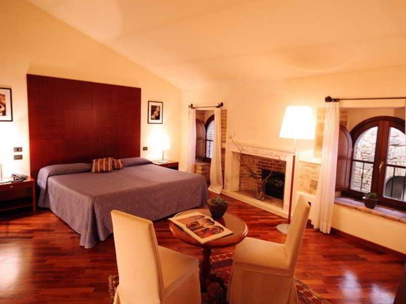 Relais La Corte Di Bettona Εξωτερικό φωτογραφία