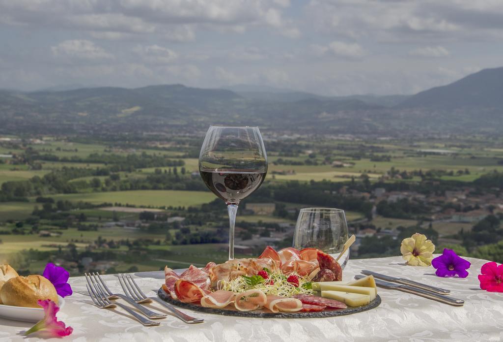 Relais La Corte Di Bettona Εξωτερικό φωτογραφία